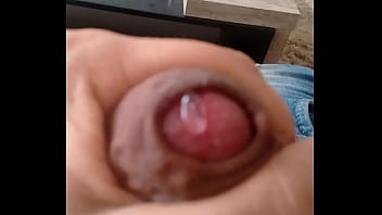 Passando O Dedinho No Pau Babando Em Casa...