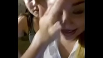 Chicas Lindas Moviéndose Bien Rico