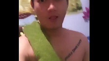 Trai mang sịp hít đất :))