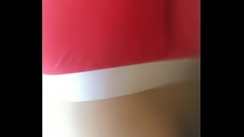 Khoe m_ng sịp đỏ