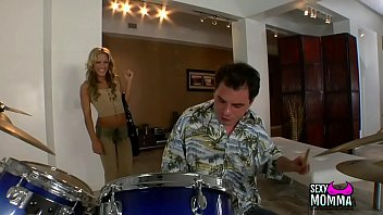 Girl Loves To Be Hooked Soon Get Puss Licked_ Pounded Strong By Cock