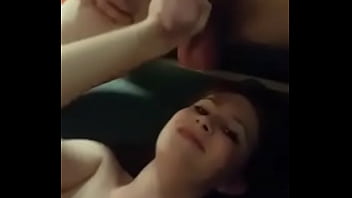 Trio Alegre En El Sofa