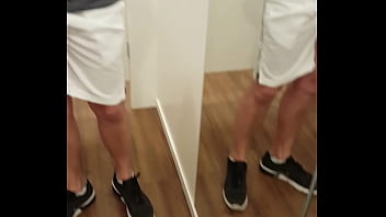 Pau Babando No Provador