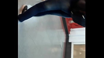 Pendeja Nalgona En La Calle