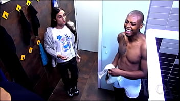 Participante De A Casa Com Volume Na Cueca Branca