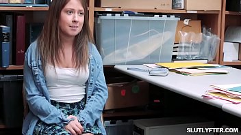 Horny Hottie Babe Geneva King With A Amazing Body Curve