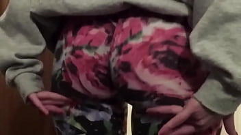 Moviendo El Culito - ass, girl, white, fat, argentina, giggle - Video 4493708