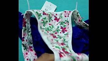 Gozada Na Calcinha Da Visita