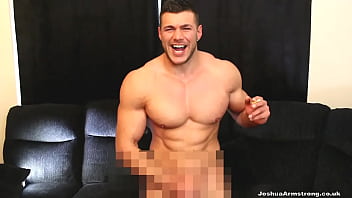 Wanking Muscle Hunk