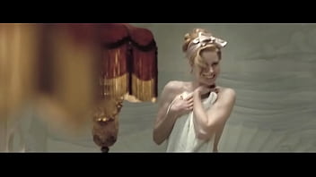 Amy Adams Nude In Miss Pettigrew Lives For A Day