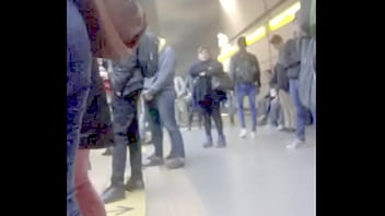 Rica Culona En El Subte Linea H