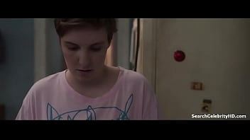 Lena Dunham Bottomless In Girls