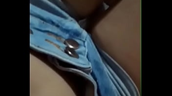 Novinha Mostrando Bucetinha -