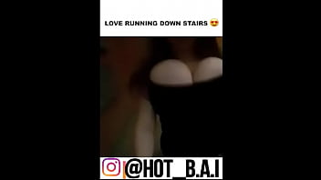 Bounce Bounce?love Running Down Stairs