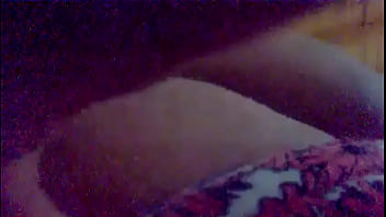 Ella Acaricia Su Cola