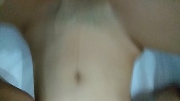 Thut Gau Trong Nha Nghi