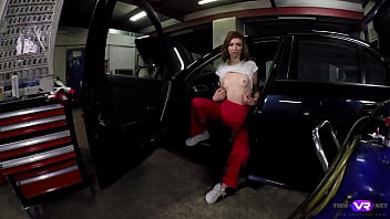 Tmwvrnet.com - Tera Link - Cute Female Mechanic Plays Solo In The Car Service