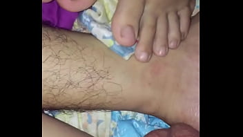 Vợ ngủ rồi cầm chim nghịch th_i