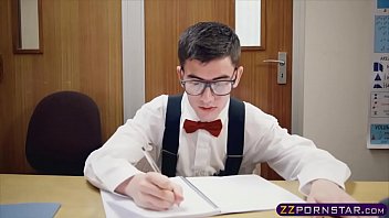 Hot Cheerleader Fucks With The Nerd Guy Of The Class