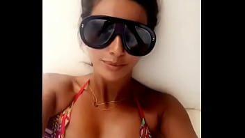 Indian Hot Model Nip Slip On Beach