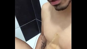 Fetish, Pissing, Brazil, Gay, Piss, Mijo, Banheiro, Mijao, Chuva-dourada - Gay - 2025 - Passionate - Performance - Video 4253984