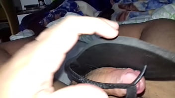 Estava Com Muito Tesão Quando Tirei O T_nis E As Havaianas Só Me Fizeram Gozar