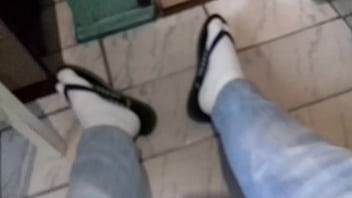 Se Excitando De Chinelo E Meia. 2 Parte