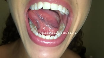 Mouth Fetish - Annie' Mouth - mouth, lips, tongue, teeth, vore, long-tongue, mouth-fetish, annie-arbor - Video 4427296