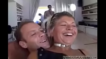 Who Is She? / Cual Es El Nombre De La Primera Actriz