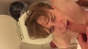 Engasgando Bebendo Mijo (piss)