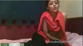 Desi Girl Removing Her Clothes (desibabesgalleries.com)