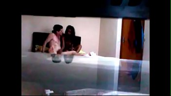 Comendo A Novinha - shemale, camera, punheta, escondida, novinha, batendo - Video 4366460