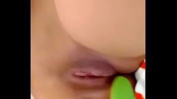 Metendo O Pente Na Buceta