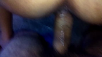 Me Pide Que Le Pegue