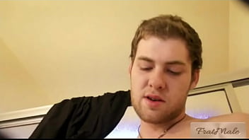 Hot Frat Guys Suck Each Other