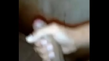 Punheta Do Novinho No Banheiro