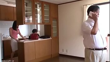 Vợ ngoại tình khi chồng đang xem nhà