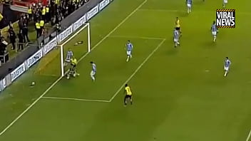 Depois De Contra Equatorianos O Goleiro Faz Essa Defesa Pornografica