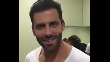 Henri Castelli Mostrando Volume