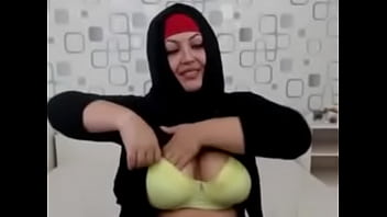 Boob Dance By Uae Milf Ummu Jameel Seducing Young Boy On Webcam