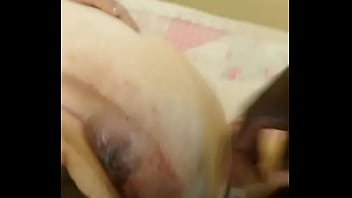 Negão Preparando O Cu Da Puta Para Arrombar