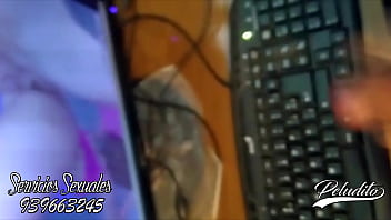 Demostrando Un Poco De Leche Para Las Mujeres