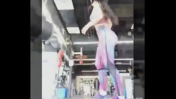 Samadhi Moviendo El Culo Saltando