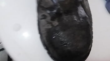 Me Acabei No Sapatão Do Meu Vizinho, Gozei Nele E Cuspi Muito