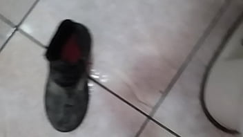 Sapatão, Porra, Saliva, Chinelo E Meia E Muita Punheta. Oh Delicia!