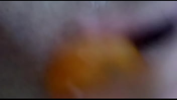 Tomate Saindo Da Minha Cuceta