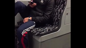 Gostoso Me Chupando No Metro