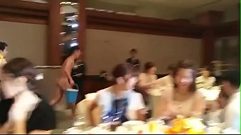 Trai thẳng nhảy múa lộ cu