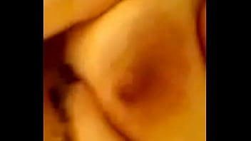 Sacando La Leche De Sus Ricas Tetas