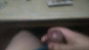 Gordo Larga Leche Después De Una Paja